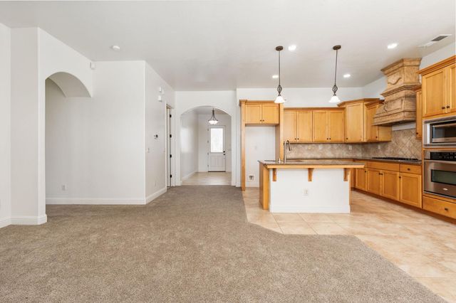 6943 W Stuart Avenue, Fresno, CA 93723