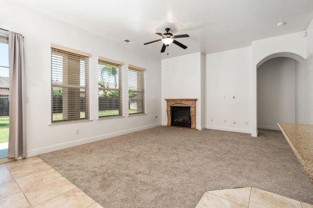6943 W Stuart Avenue, Fresno, CA 93723