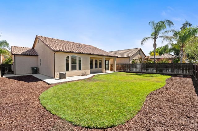 6943 W Stuart Avenue, Fresno, CA 93723