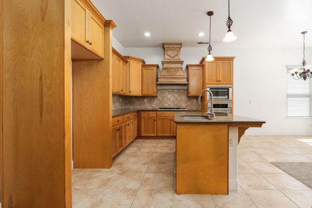 6943 W Stuart Avenue, Fresno, CA 93723