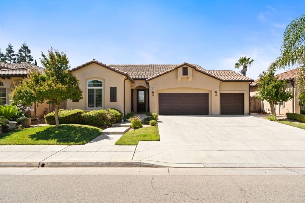 6943 W Stuart Avenue, Fresno, CA 93723