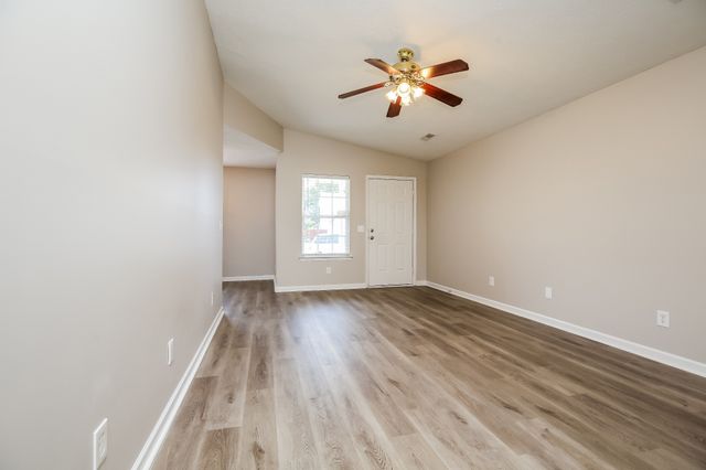 921 Sky Valley Trl, Smyrna, TN 37167