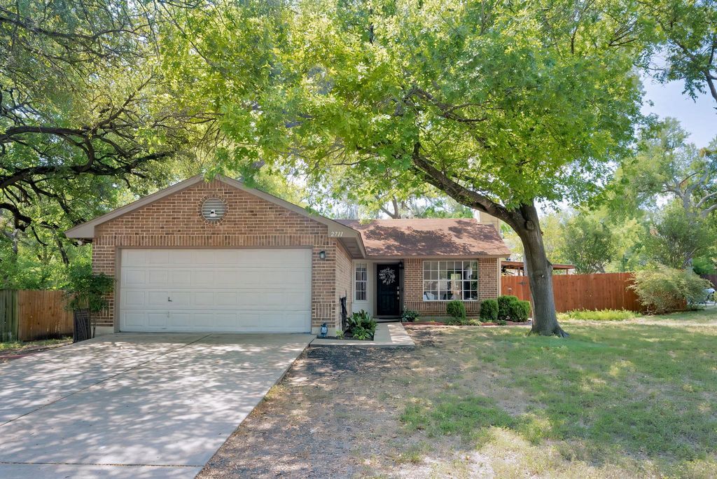 2711 Bobby LN, Austin, TX 78745