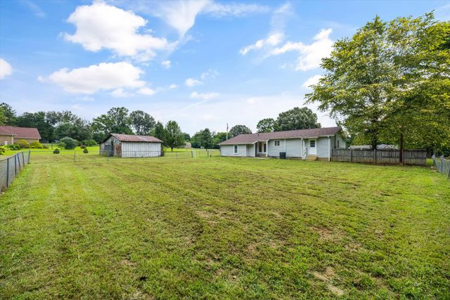 139 Quick School Rd, Fayetteville, TN 37334