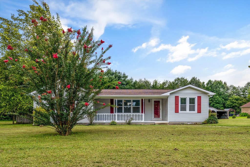 139 Quick School Rd, Fayetteville, TN 37334