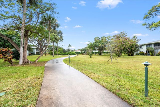 2460 SW 22nd Avenue 810, Delray Beach, FL 33445