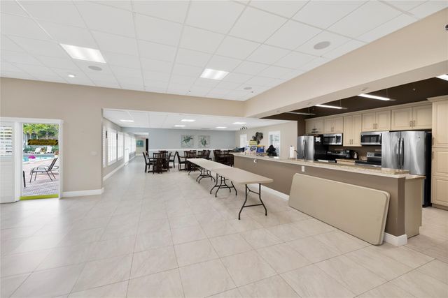 2460 SW 22nd Avenue 810, Delray Beach, FL 33445