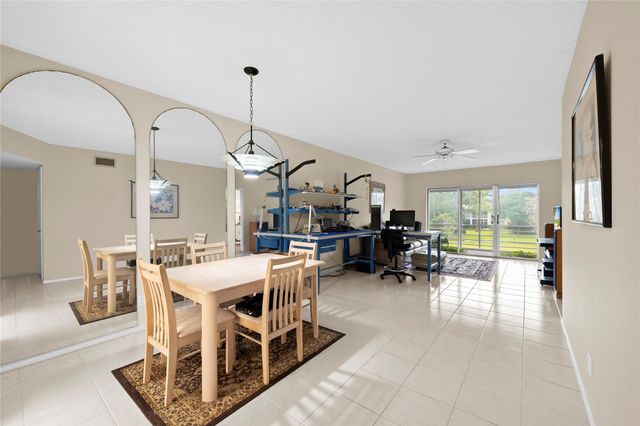 2460 SW 22nd Avenue 810, Delray Beach, FL 33445