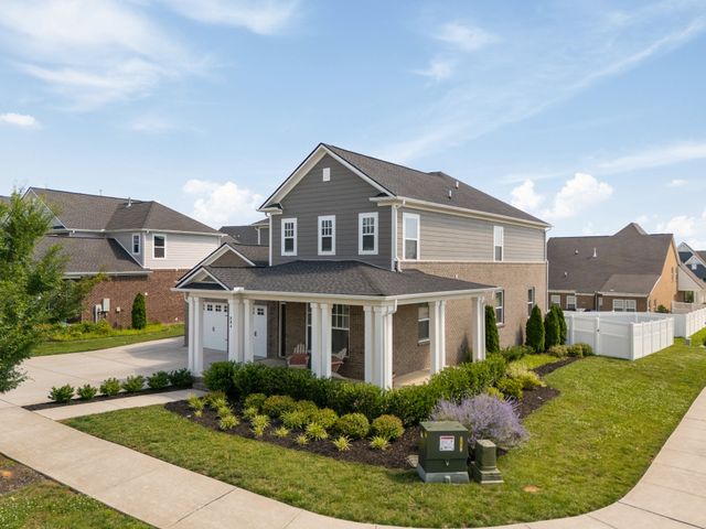 804 Rockwell Dr, Hendersonville, TN 37075