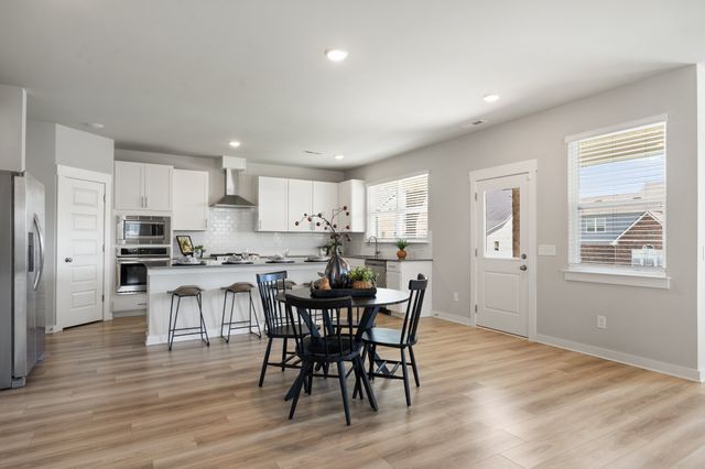 804 Rockwell Dr, Hendersonville, TN 37075