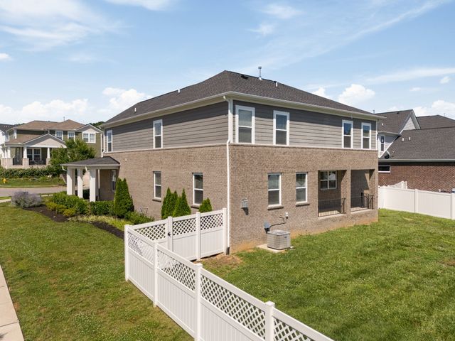 804 Rockwell Dr, Hendersonville, TN 37075
