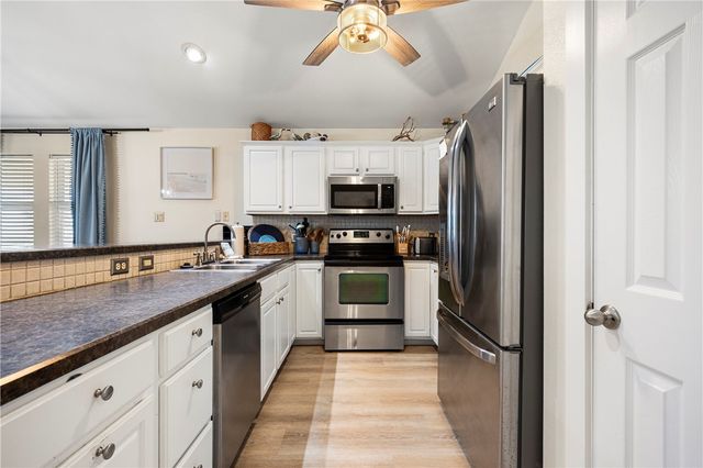 650 Sandpiper Circ, Port Aransas, TX 78373