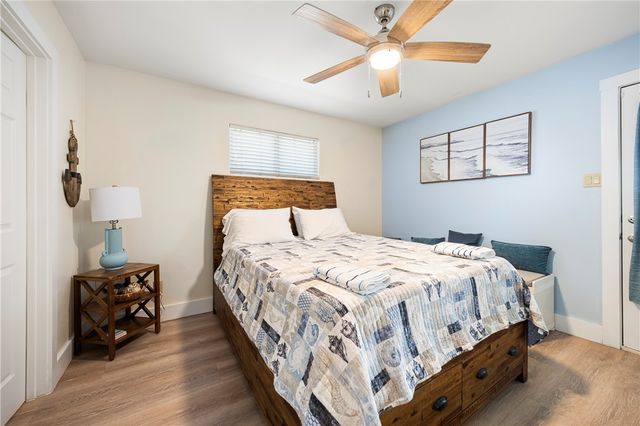 650 Sandpiper Circ, Port Aransas, TX 78373