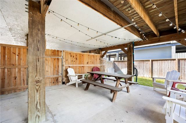 650 Sandpiper Circ, Port Aransas, TX 78373