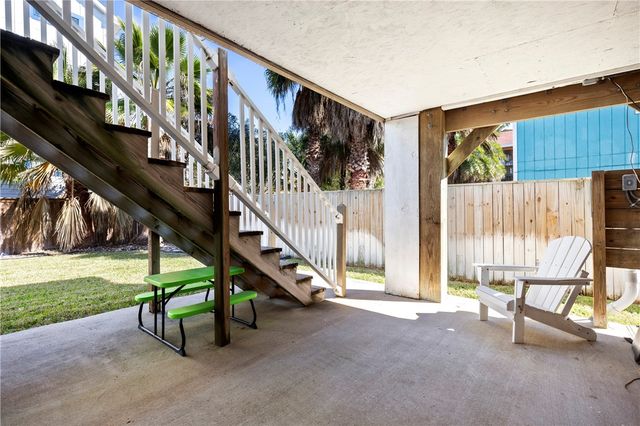 650 Sandpiper Circ, Port Aransas, TX 78373