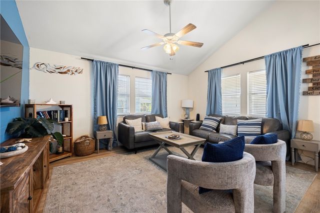 650 Sandpiper Circ, Port Aransas, TX 78373