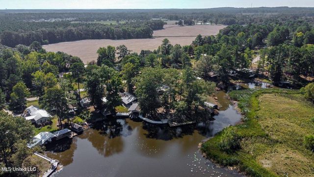 363 Lake Harbor Road, Brandon, MS 39047