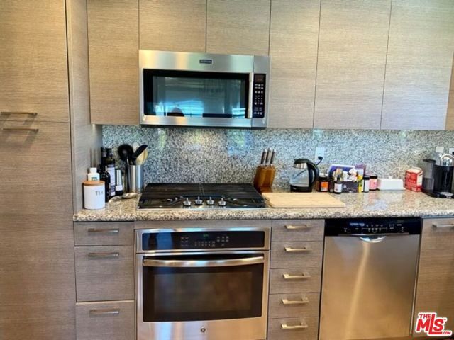 221 S Gale Drive 406, Beverly Hills, CA 90211