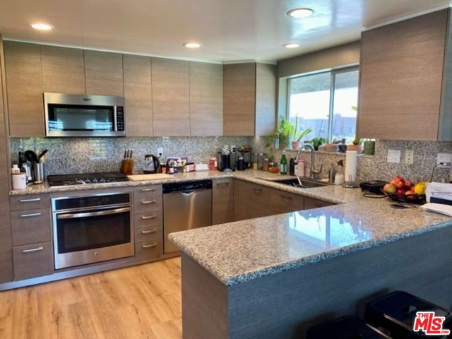 221 S Gale Drive 406, Beverly Hills, CA 90211