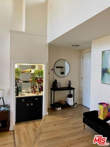 221 S Gale Drive 406, Beverly Hills, CA 90211