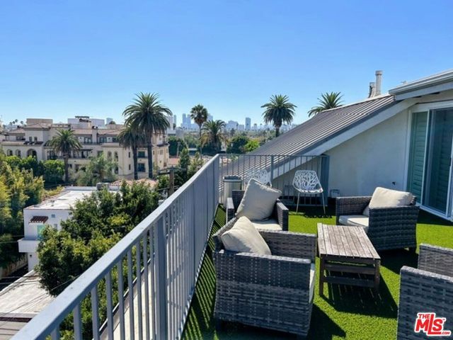 221 S Gale Drive 406, Beverly Hills, CA 90211