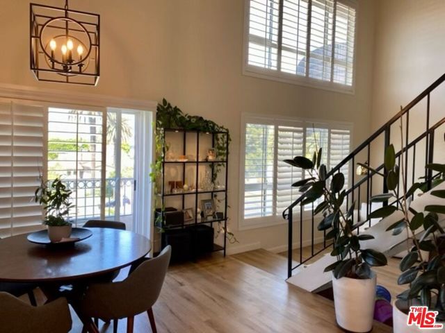221 S Gale Drive 406, Beverly Hills, CA 90211