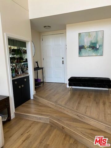 221 S Gale Drive 406, Beverly Hills, CA 90211