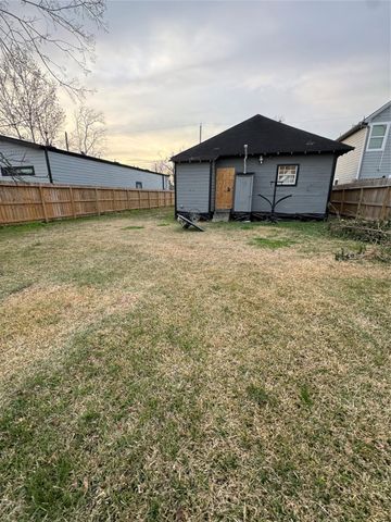 4013 King Street, Houston, TX 77026