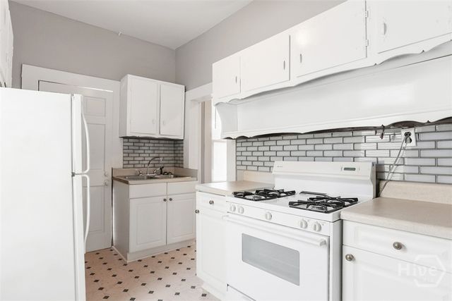 1023 W 37th Street, Savannah, GA 31415