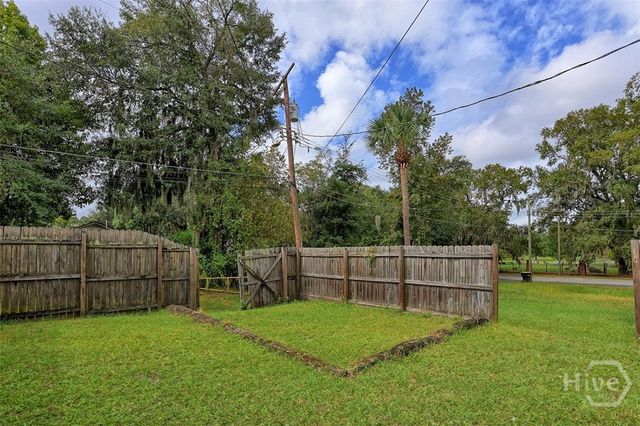 1023 W 37th Street, Savannah, GA 31415