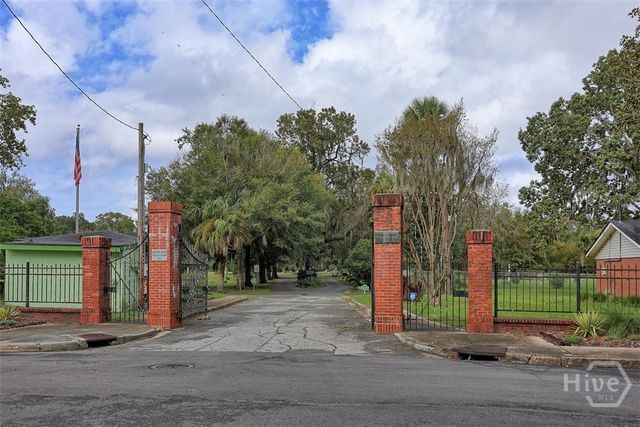 1023 W 37th Street, Savannah, GA 31415