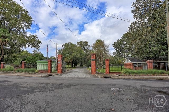 1023 W 37th Street, Savannah, GA 31415