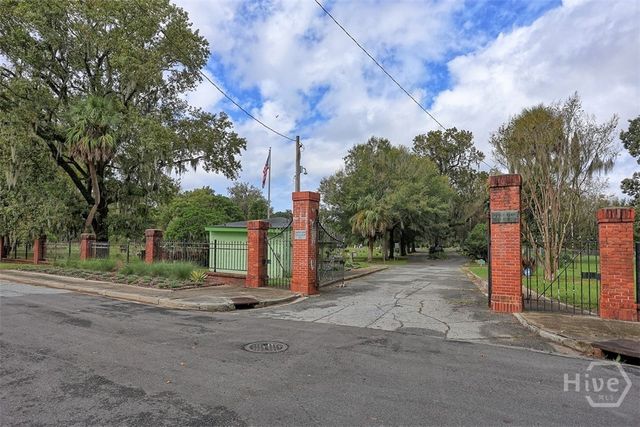 1023 W 37th Street, Savannah, GA 31415