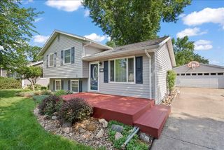 818 Calumett Drive, Cedar Falls, IA 50613