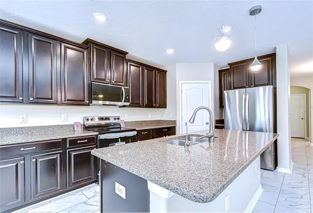 2718 GARDEN FALLS DRIVE, Brandon, FL 33511