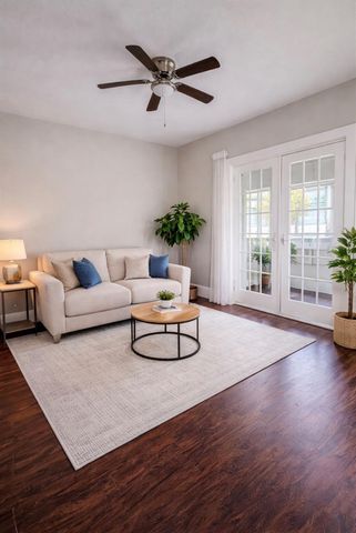 905 Oakhurst Street, Houston, TX 77023