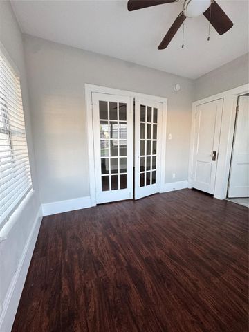 905 Oakhurst Street, Houston, TX 77023