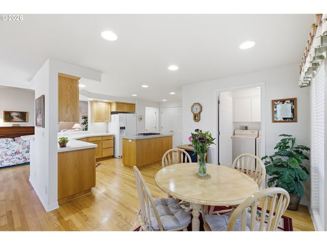 6428 CASTLE LAKE Ct N, Keizer, OR 97303