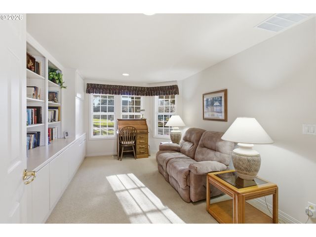 6428 CASTLE LAKE Ct N, Keizer, OR 97303