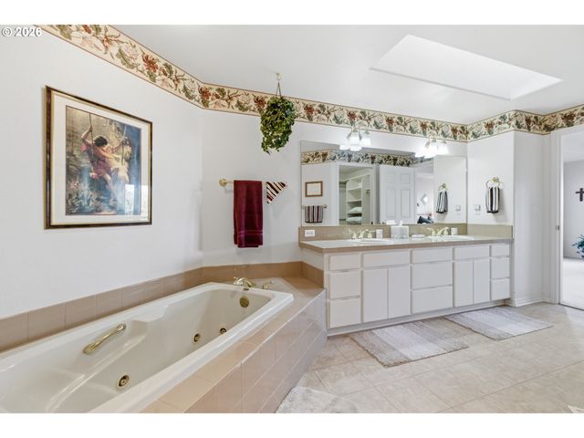 6428 CASTLE LAKE Ct N, Keizer, OR 97303