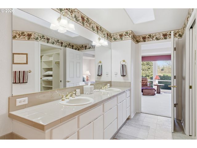 6428 CASTLE LAKE Ct N, Keizer, OR 97303