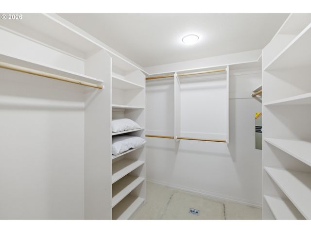 6428 CASTLE LAKE Ct N, Keizer, OR 97303