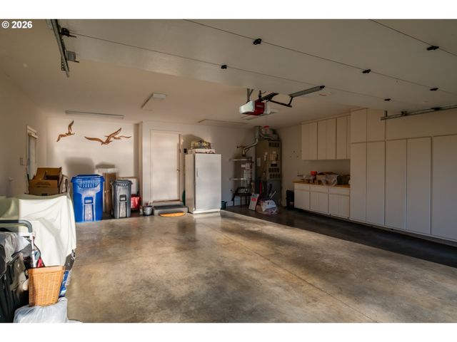 6428 CASTLE LAKE Ct N, Keizer, OR 97303