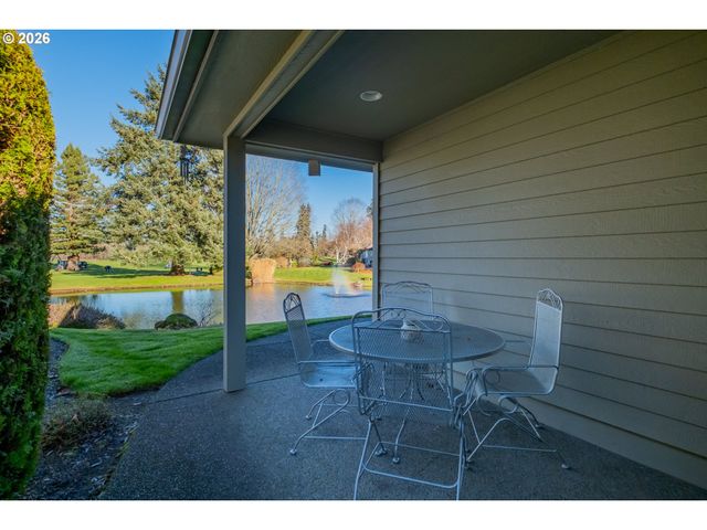 6428 CASTLE LAKE Ct N, Keizer, OR 97303