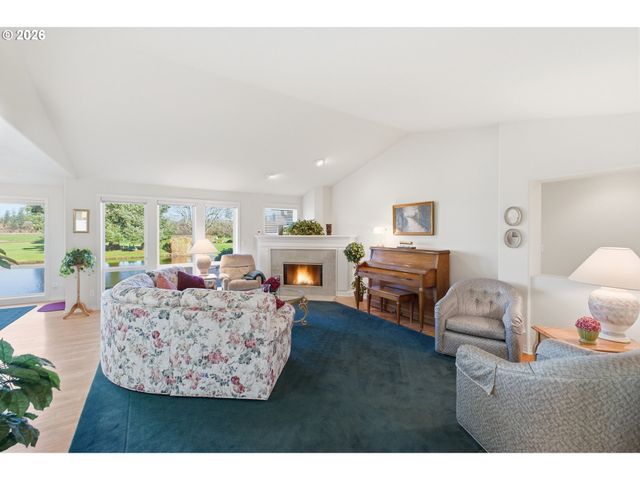 6428 CASTLE LAKE Ct N, Keizer, OR 97303