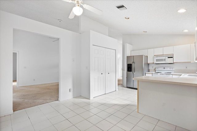 1899 Oak Berry Circle, Wellington, FL 33414