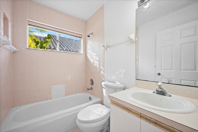 1899 Oak Berry Circle, Wellington, FL 33414