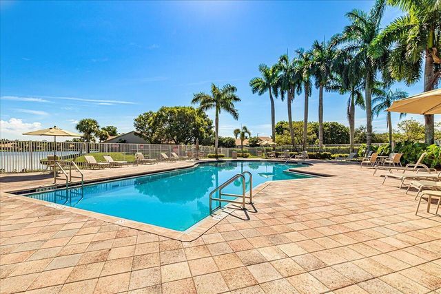 1899 Oak Berry Circle, Wellington, FL 33414