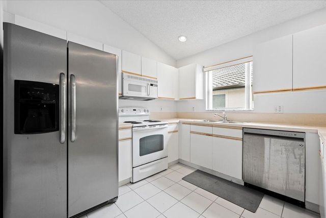 1899 Oak Berry Circle, Wellington, FL 33414