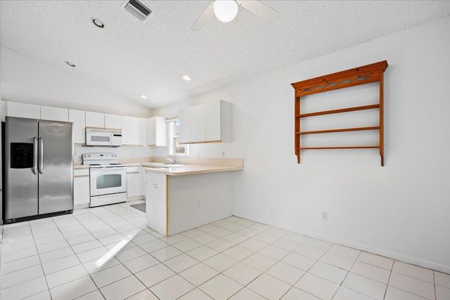 1899 Oak Berry Circle, Wellington, FL 33414